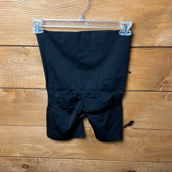 Assets By Spanx 1X High Waisted‎ Shapewear Thigh Slimmer Tummy Shaper Buttocks - Picture 5 of 7